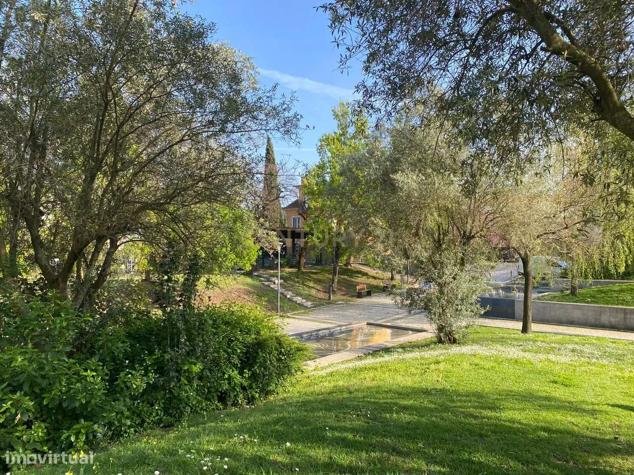 O Refúgio Perfeito em Telheiras – Luz, Conforto e Vista Desafogada-54