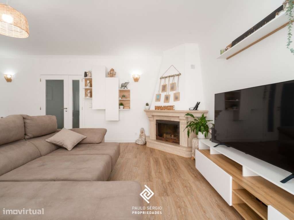 Moradia T3 localizada em Serzedo-6