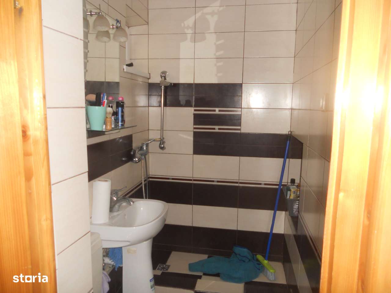 Zona Asirom-etajul 2-3