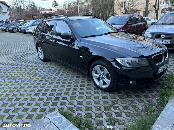 BMW Seria 3 320d Touring - 1