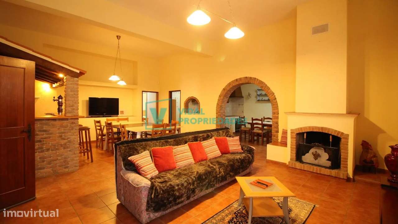 Moradia T7 com piscina e garagem em Loulé-45