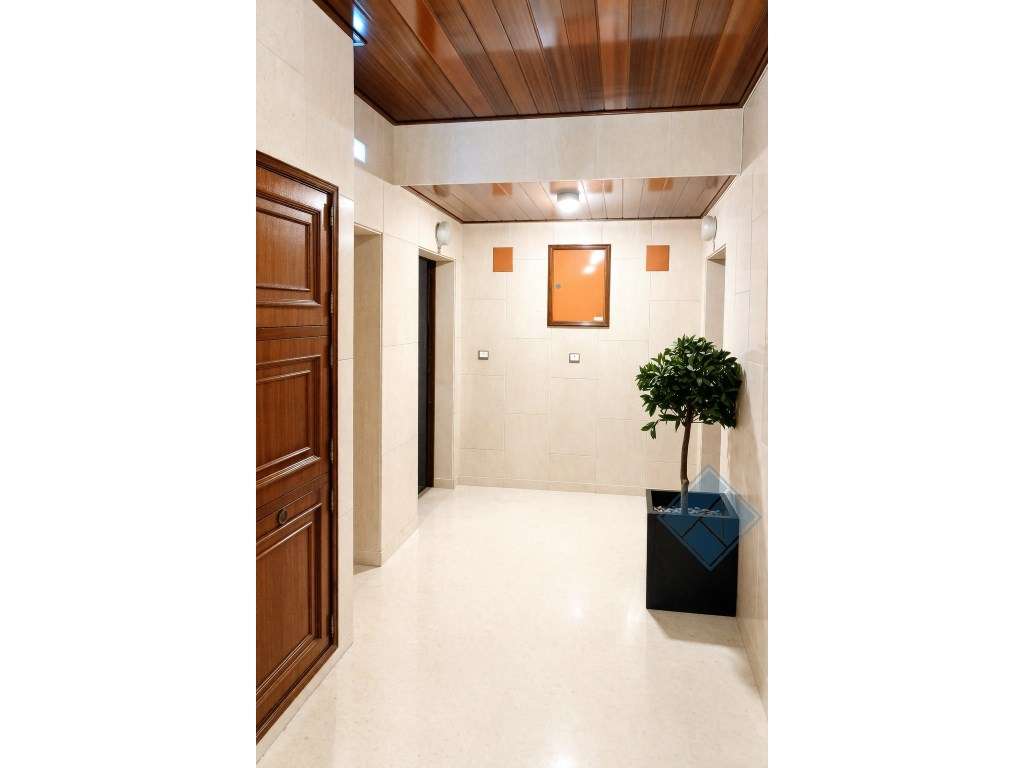T4 no Areeiro | 180 m², Excelente Exposição Solar e Garagem Box + L...-27