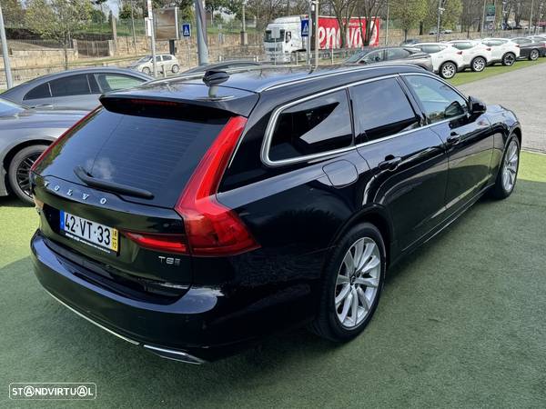 Volvo V90 2.0 T8 Momentum AWD Geartronic - 11