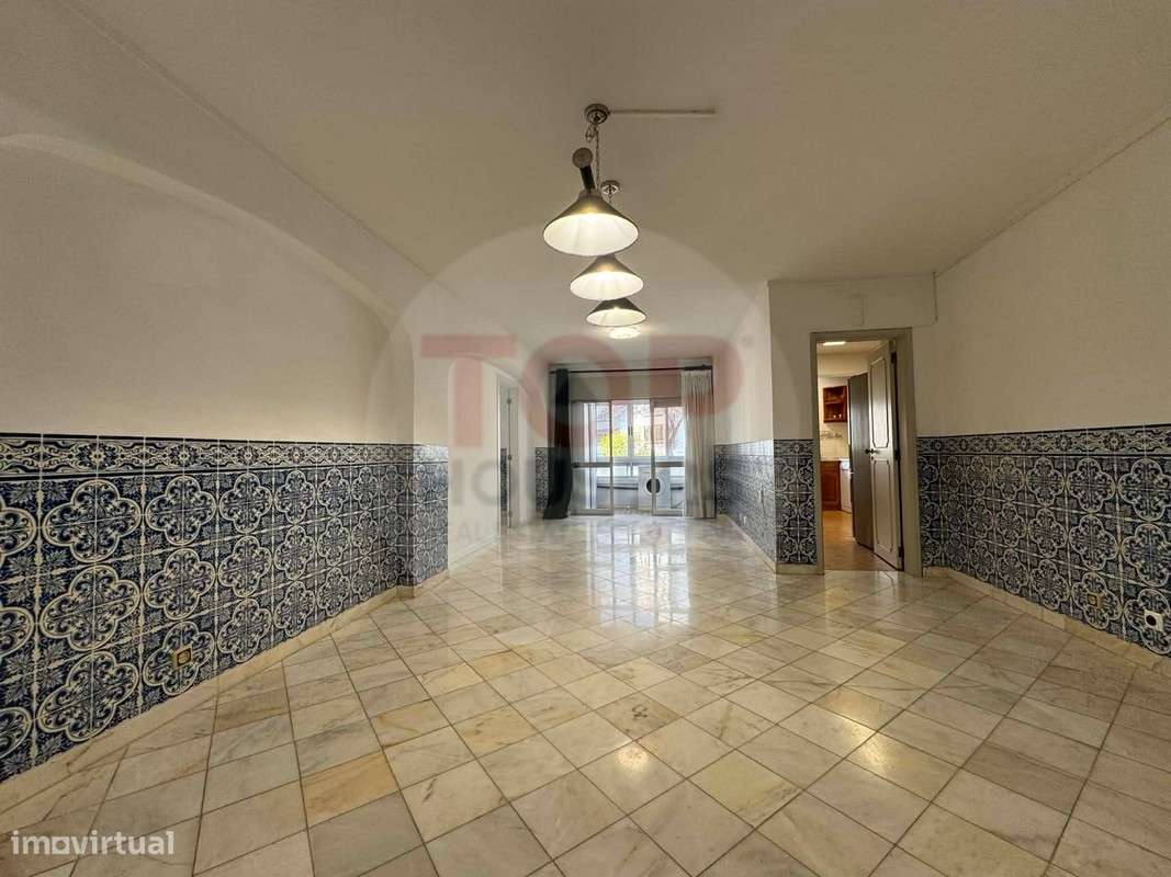 Apartamento T4 com elevador no centro de Faro - Grande imagem: 4/21