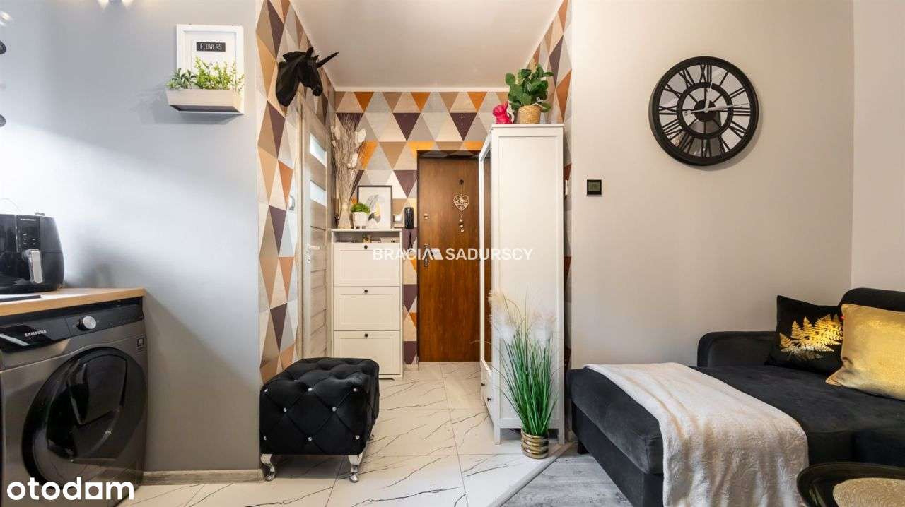 Tauron Arena, tramwaj, kawalerka do wejścia-3