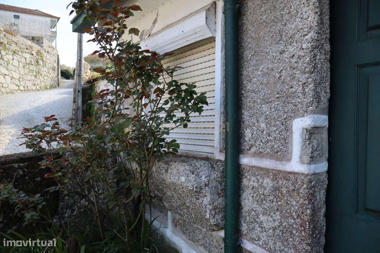 Casinha rústica para restauro em Ovelhinha, Gondar, no concelho de Ama - Grande imagem: 4/14