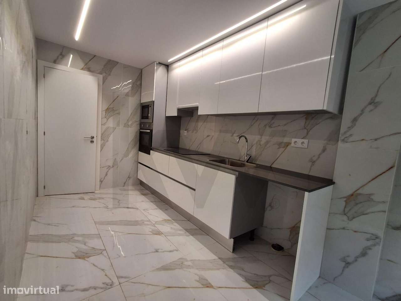 Apartamento T2+1 Totalmente Remodelado com Pátio de 73 m2 – Corroios, - Grande imagem: 5/15