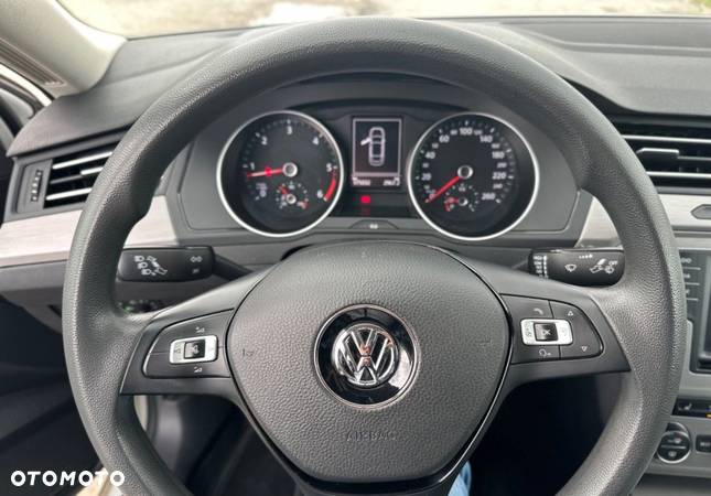 Volkswagen Passat 1.6 TDI BMT Trendline - 31