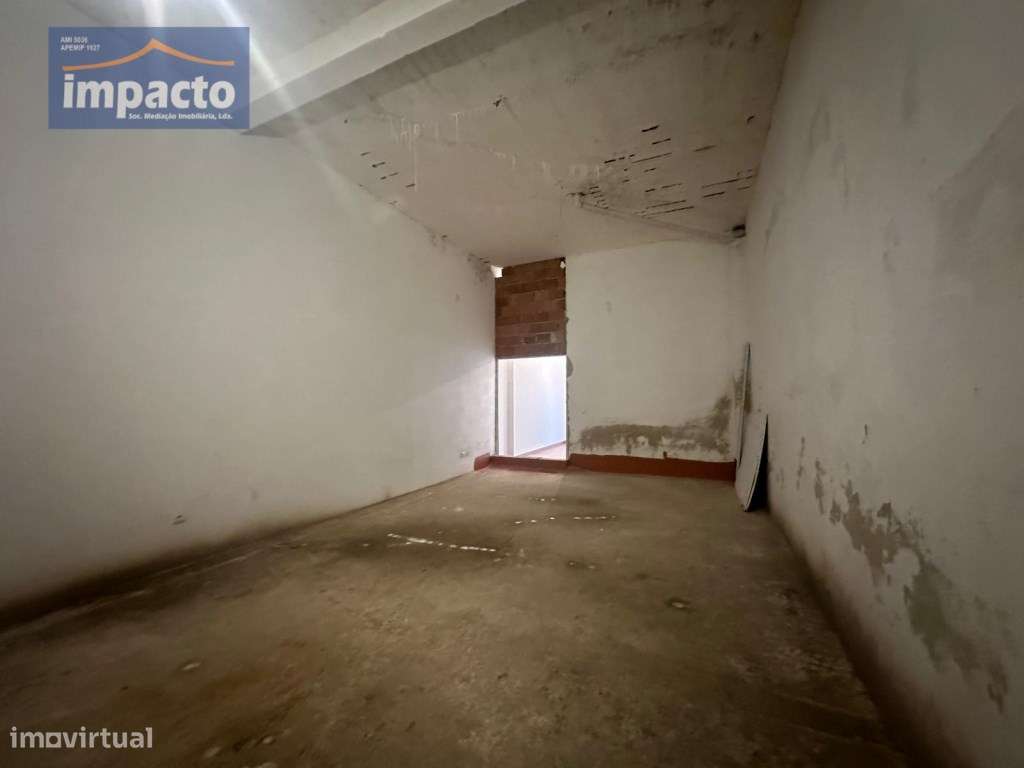 LOJA Sobral Monte Agraço, 55 m2 e arrumos 38 m2, Montra, inst sanit...-9