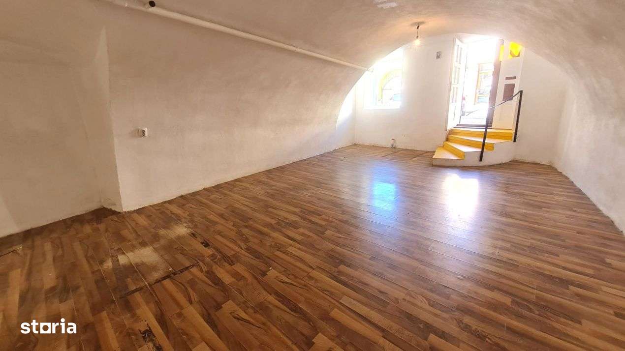 Spatiu comercial 40mp zona 9 Mai - Imagine principală: 2/9