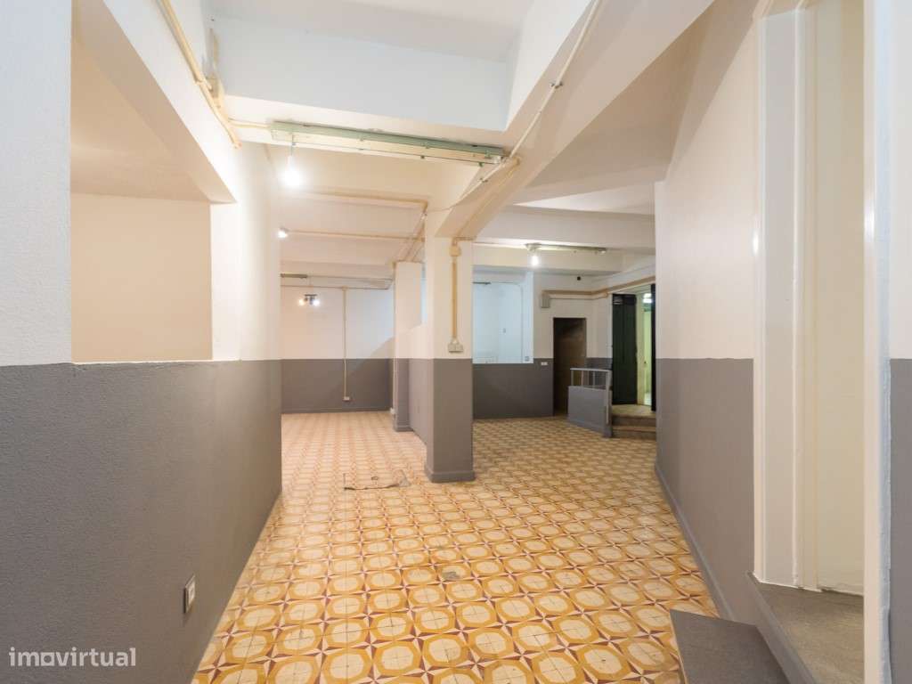 Loja para Investimento ou Comércio - Falagueira, Amadora-19