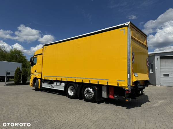 Mercedes-Benz Actros - 8