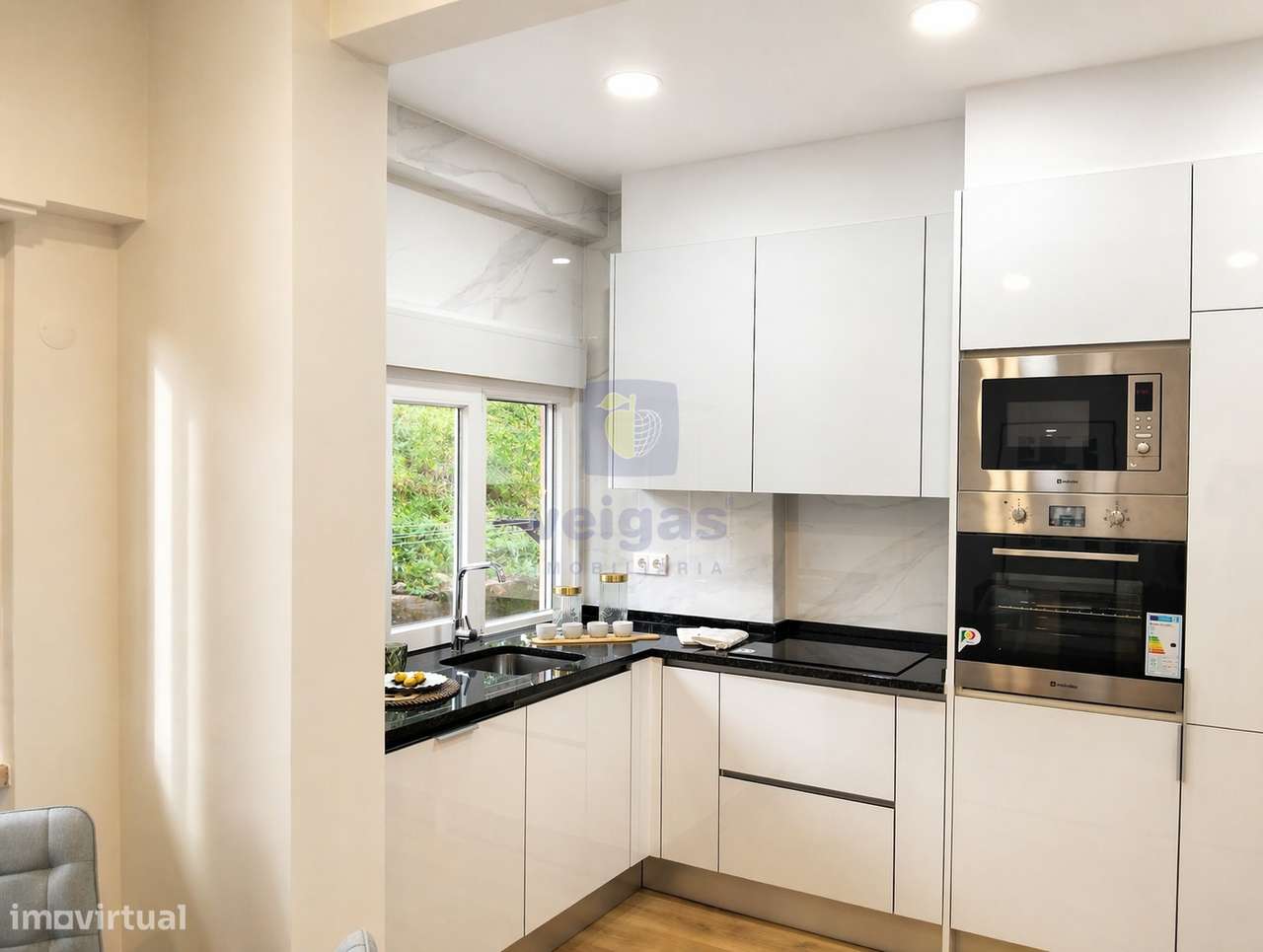 Apartamento T2 Totalmente Remodelado Em Benfica