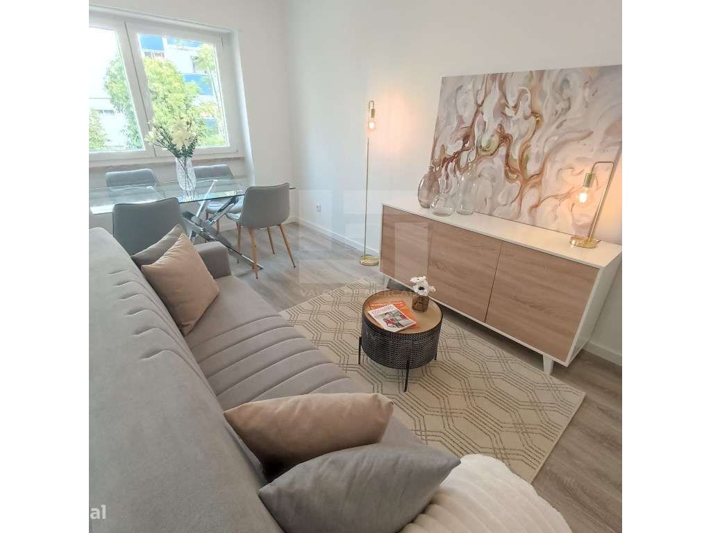 Apartamento t3 à venda na Rua João Ortigão Ramos,-19