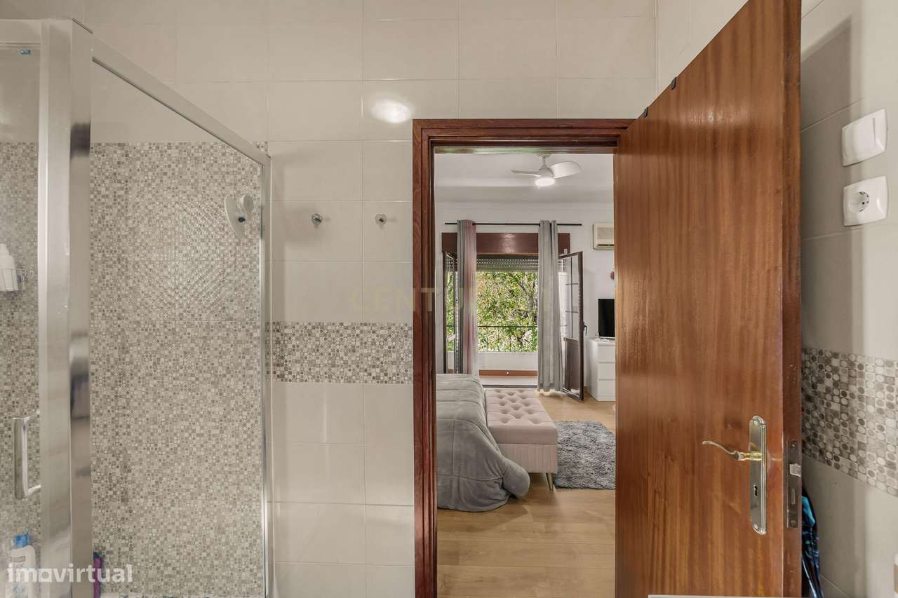 MORADIA T5 COM GARAGEM E PISCINA, 327 M² DE TERRENO PARA USUFRUIR-41