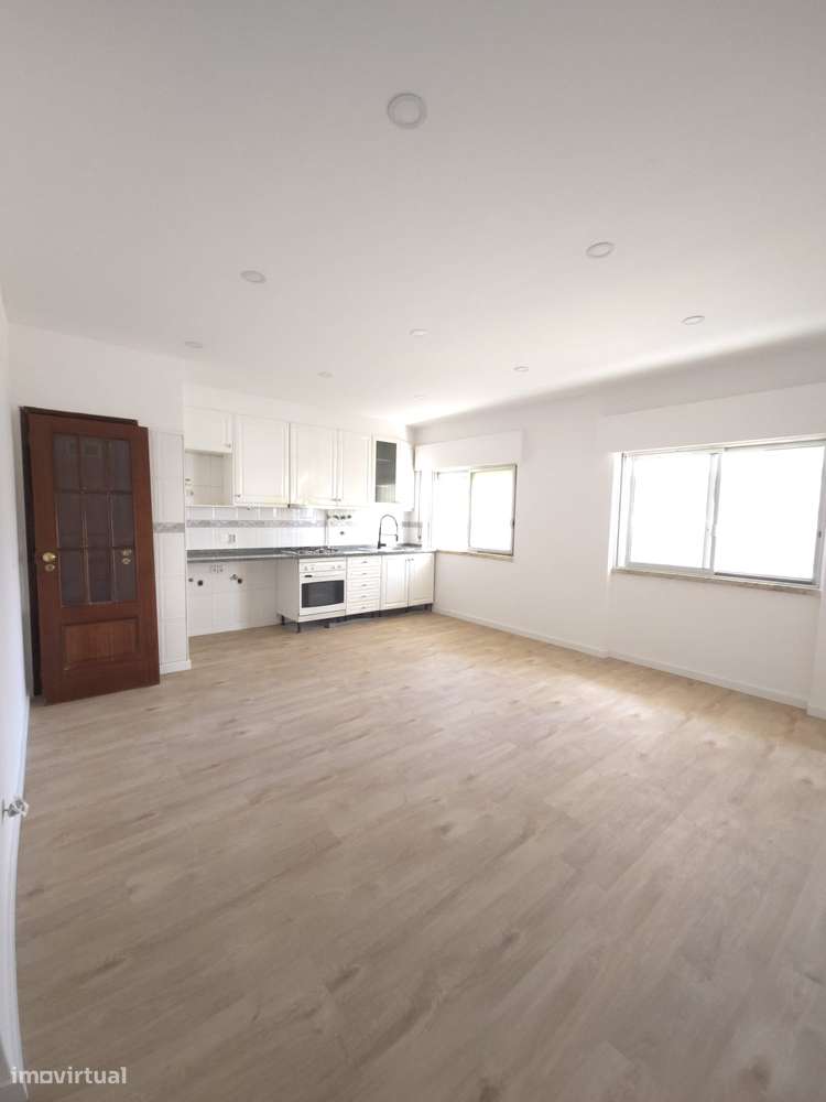 OPORTUNIDADE T3 CORROIOS- Praceta Camilo Pessanha - Grande imagem: 4/54