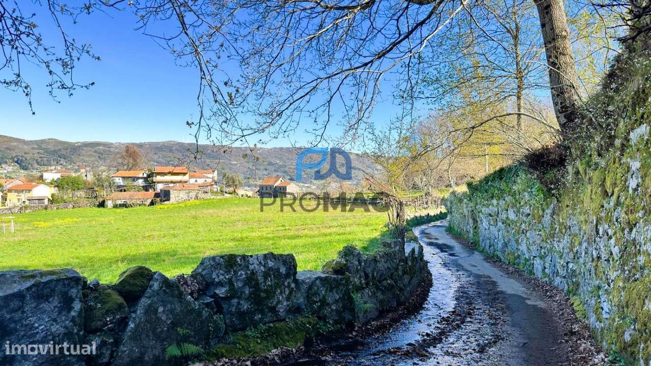 Oportunidade Única: Conjunto 3 Moradias em Granito Vistas Panorâmicas-4