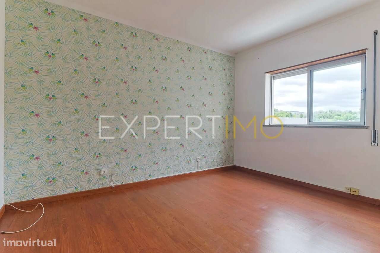 Excelente T2 com varanda e estacionamento em Eiras - Coimbra-3