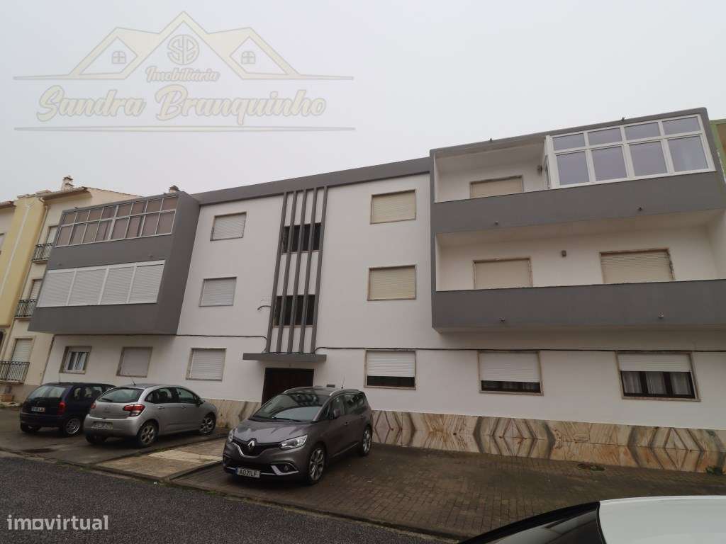 Apartamento T2 RENOVADO em Santa Cruz-39