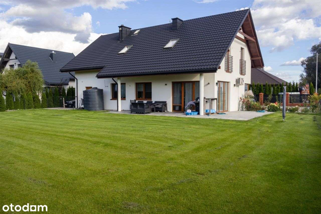 Nowoczesny dom z fotowoltaiką - Moczadła-6