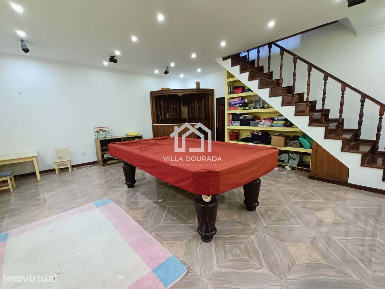 Moradia T3 ao centro de Pereiró com piscina. Aproveite!-10