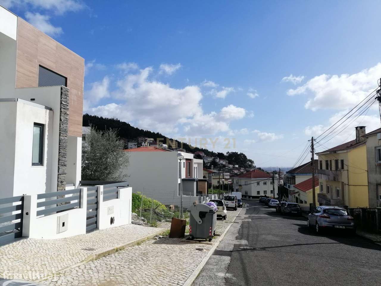 Terreno em Caneças, Rua José Ferreira Roriz, com moradia T3 em constru - Grande imagem: 4/18