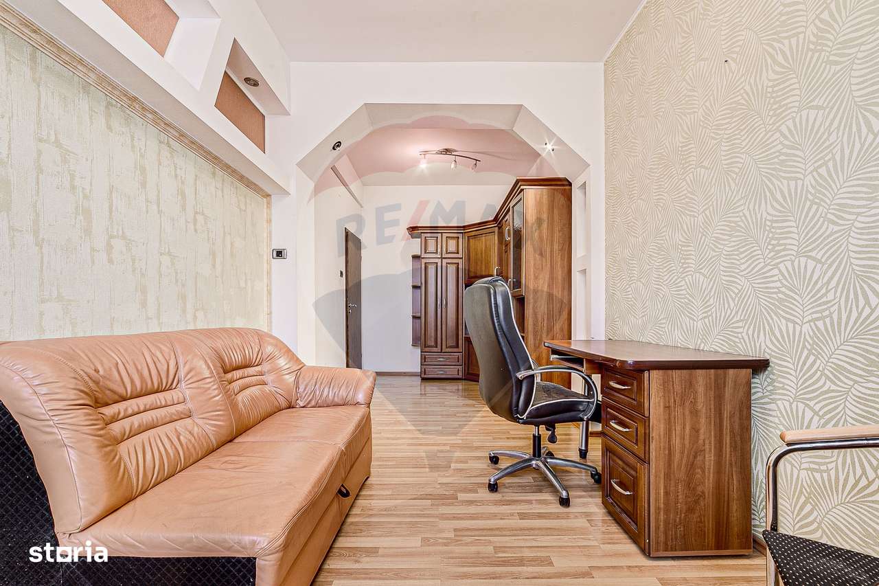 Apartament cu 3 camere de închiriat în zona Boul Rosu - Imagine principală: 2/14