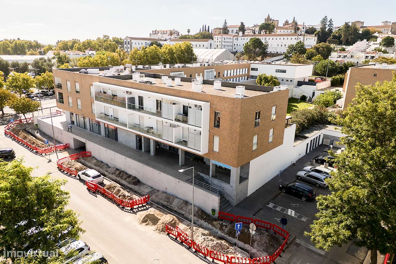 Espaço Comercial c/ 98 m² | Nova Eborae, Bacelo, Évora-17