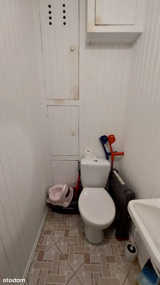 Parter z balkonem, w ogrodzonym bloku-7