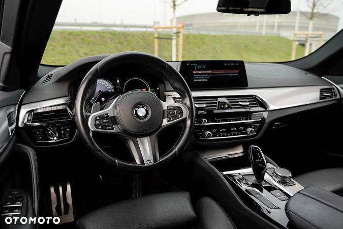 BMW Seria 5 520d Touring M Sport Edition - 23