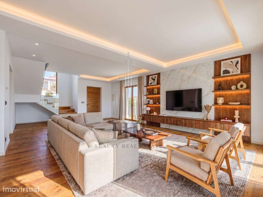 Moradia T4 de Luxo com Piscina Privativa e Jardim | Mafra-11