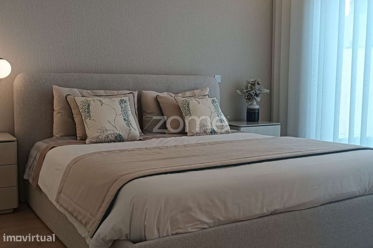 Moradia Térrea Semi- nova com piscina-16