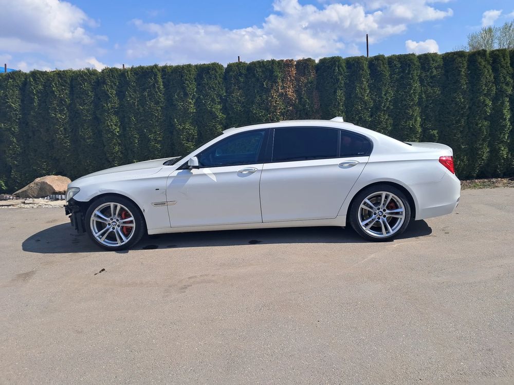 BMW 7 Series F01 2009