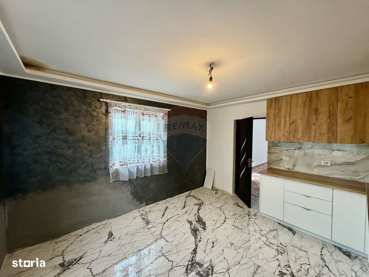 Casă / Vilă cu 8 camere - Imagine principală: 3/20