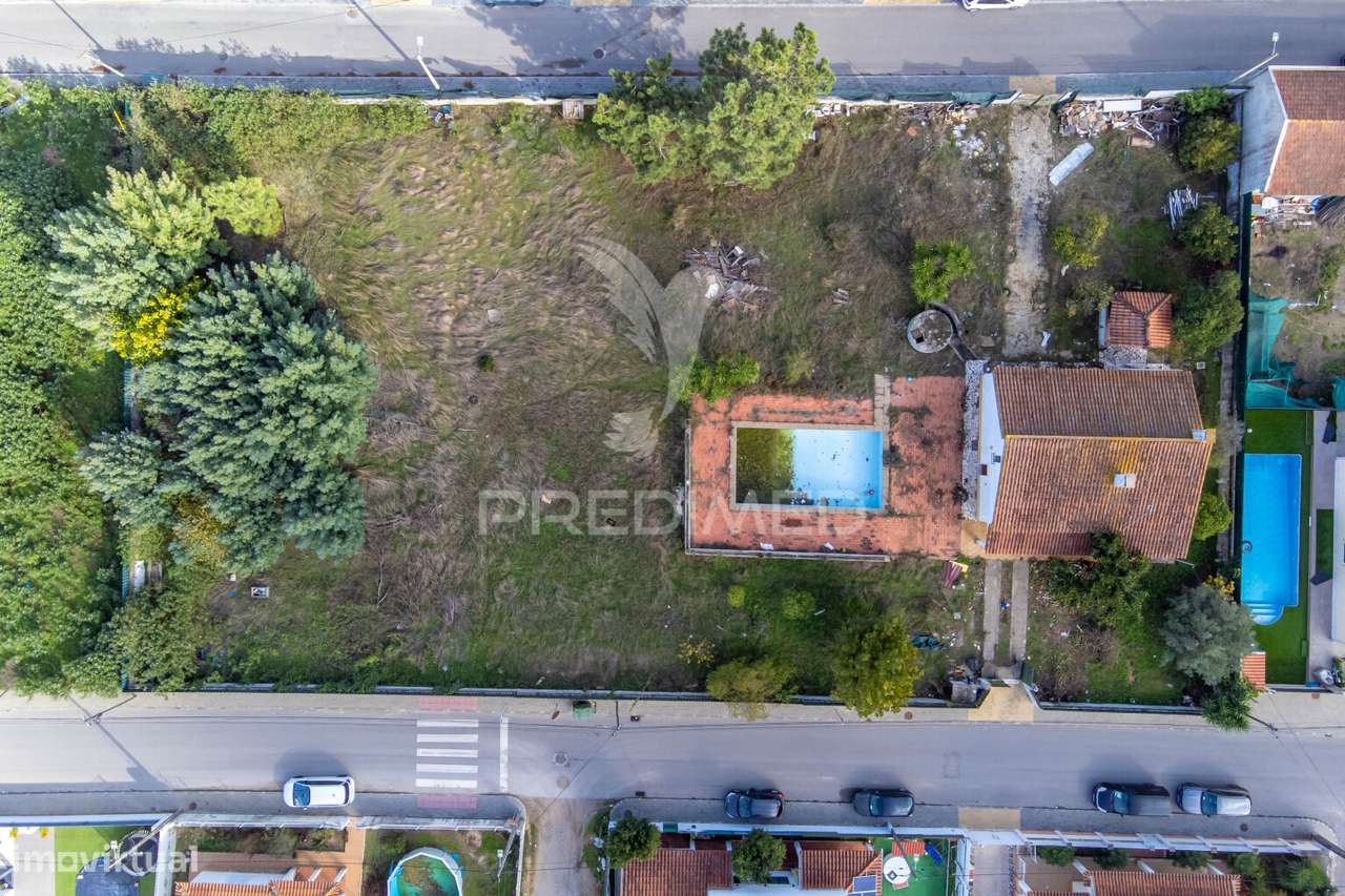 Terreno URBANO com Benfeitoras em Azeitão - Grande imagem: 4/22