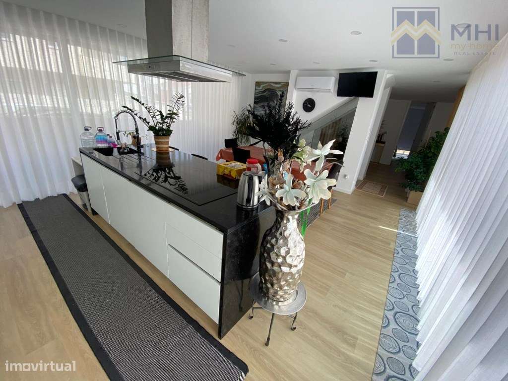 Excelente moradia Bifamiliar T3, a 100 metros da praia em Canidelo-21