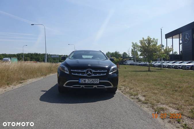 Mercedes-Benz GLA 180 7G-DCT - 7