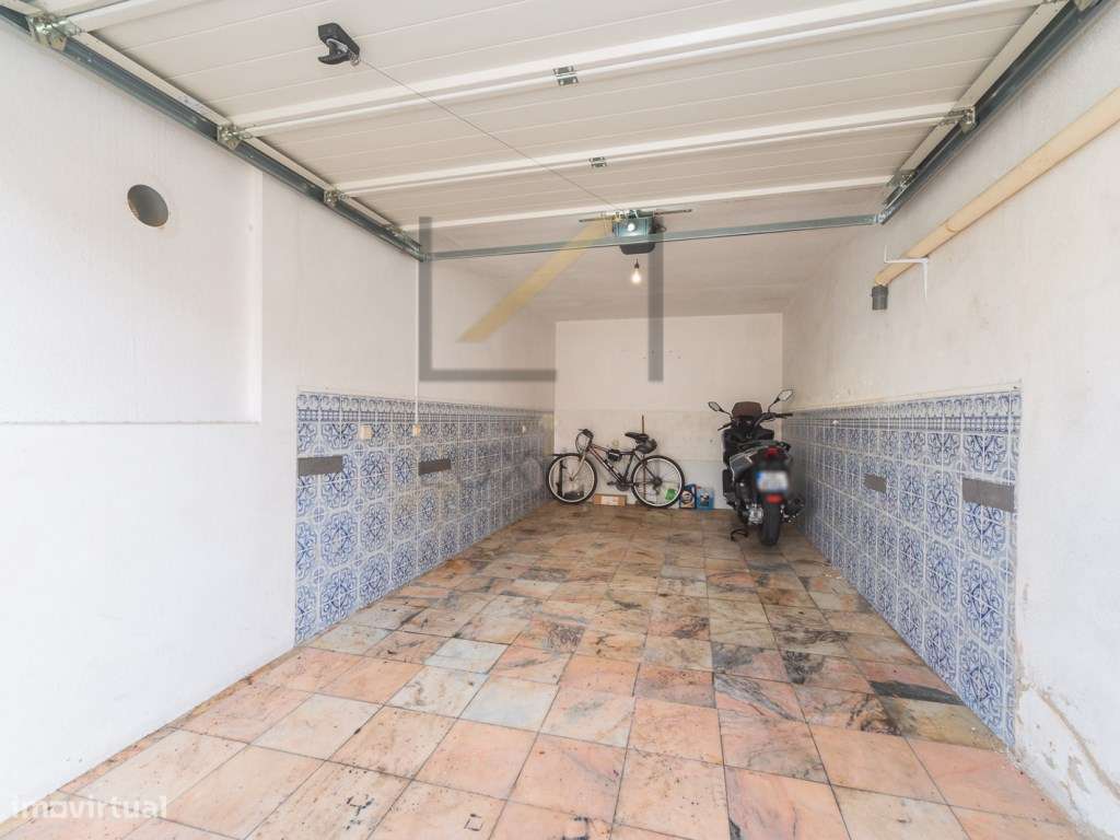 Andar de Moradia T2 + 1 Duplex Remodelado com Cave, Garagem Box e L...-14