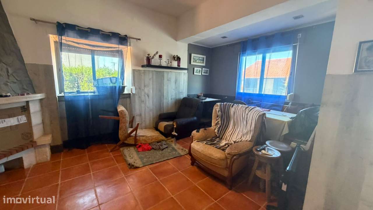 Andar de Moradia T2 c/ Suite, Logradouro e Garagem-18