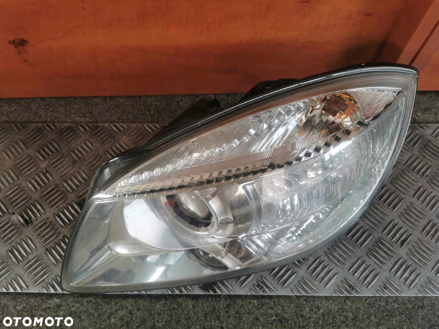 LAMPA LEWY PRZÓD SKODA FABIA II LIFT ROOMSTER 5J1 2010- - 5