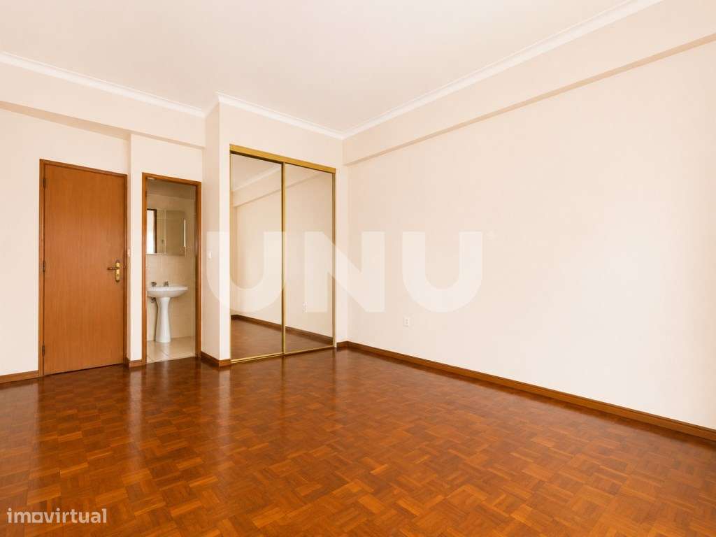 Apartamento T3, com terraço e lugar de estacionamento, no centro da...-15