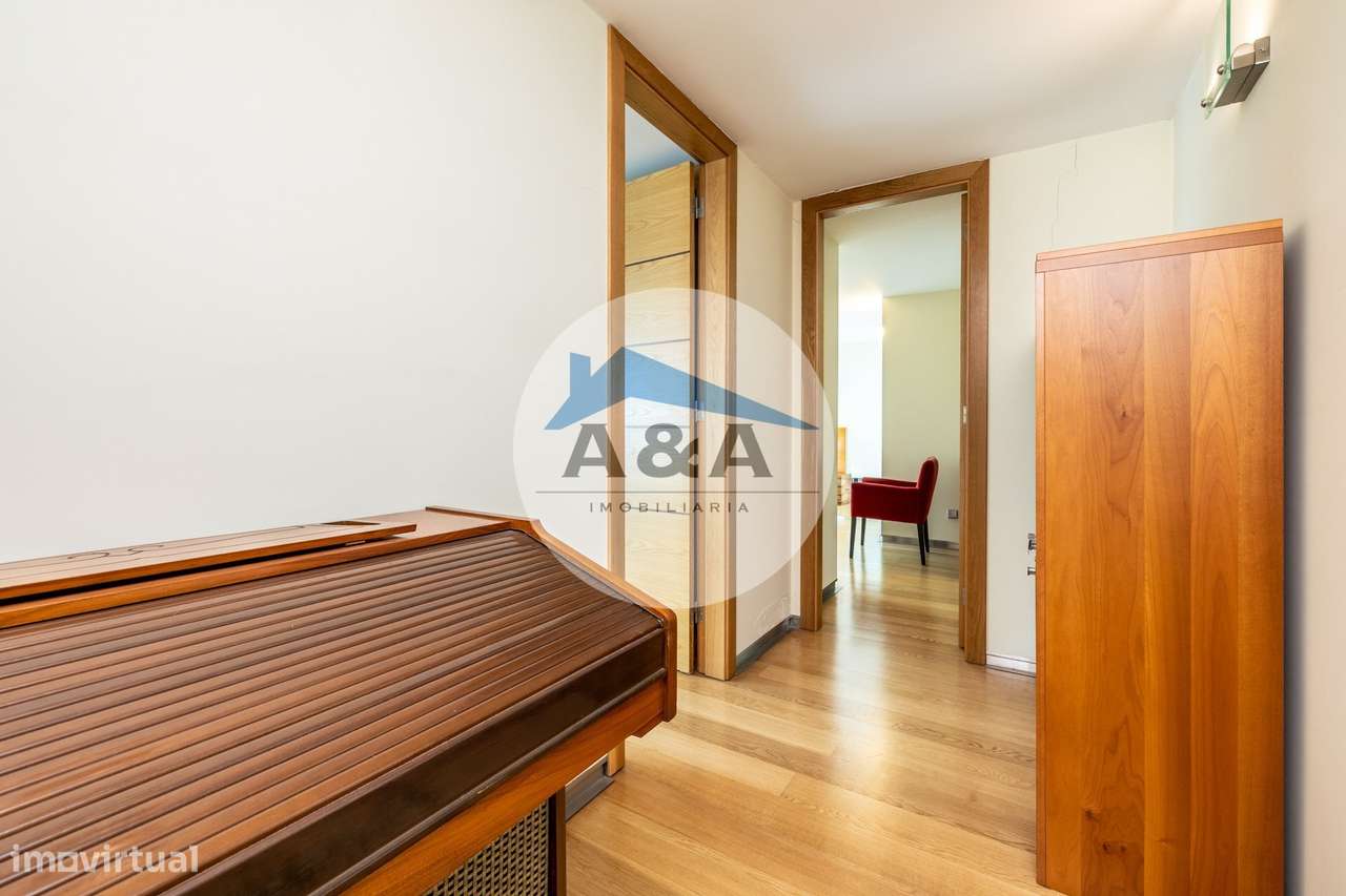 Exclusiva Propriedade de Luxo com Áreas Generosas e Próxima das Praias-24