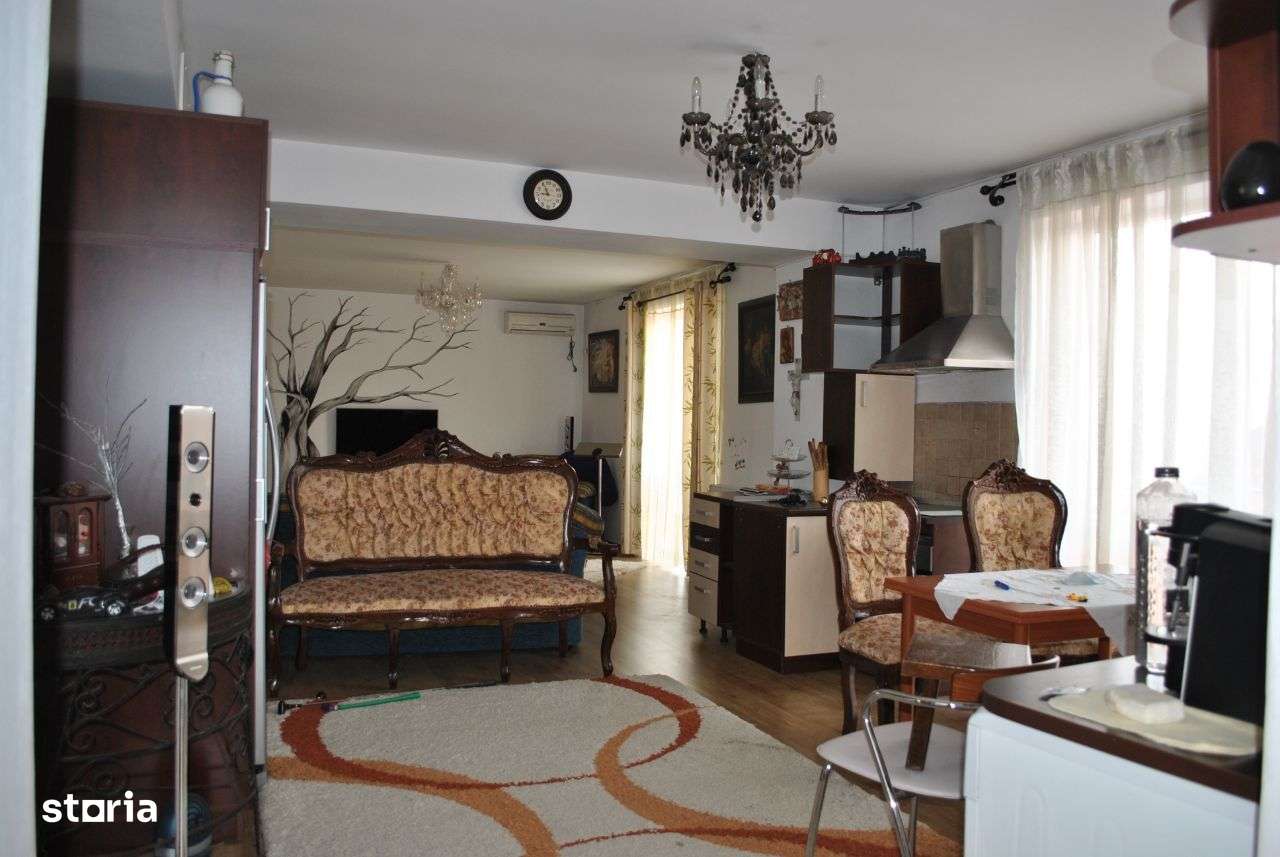 Casa de inchiriat - Imagine principală: 4/17