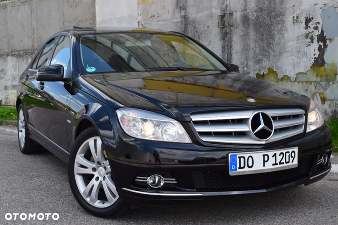 Mercedes-Benz Klasa C 180 CGI Automatik BlueEFFICIENCY Elegance - 10