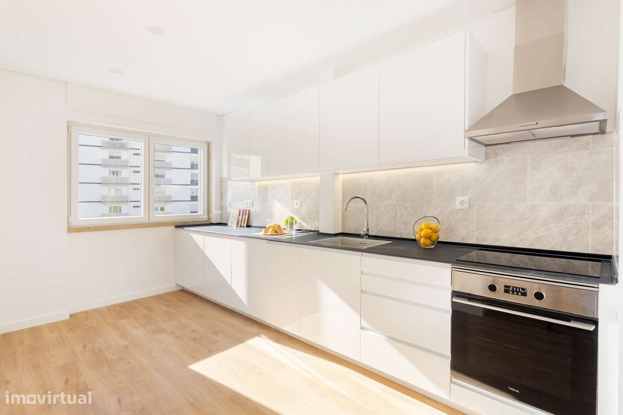 T3 totalmente renovado c/ vista mar, Paço de Arcos, 5 min da estação - Grande imagem: 5/32