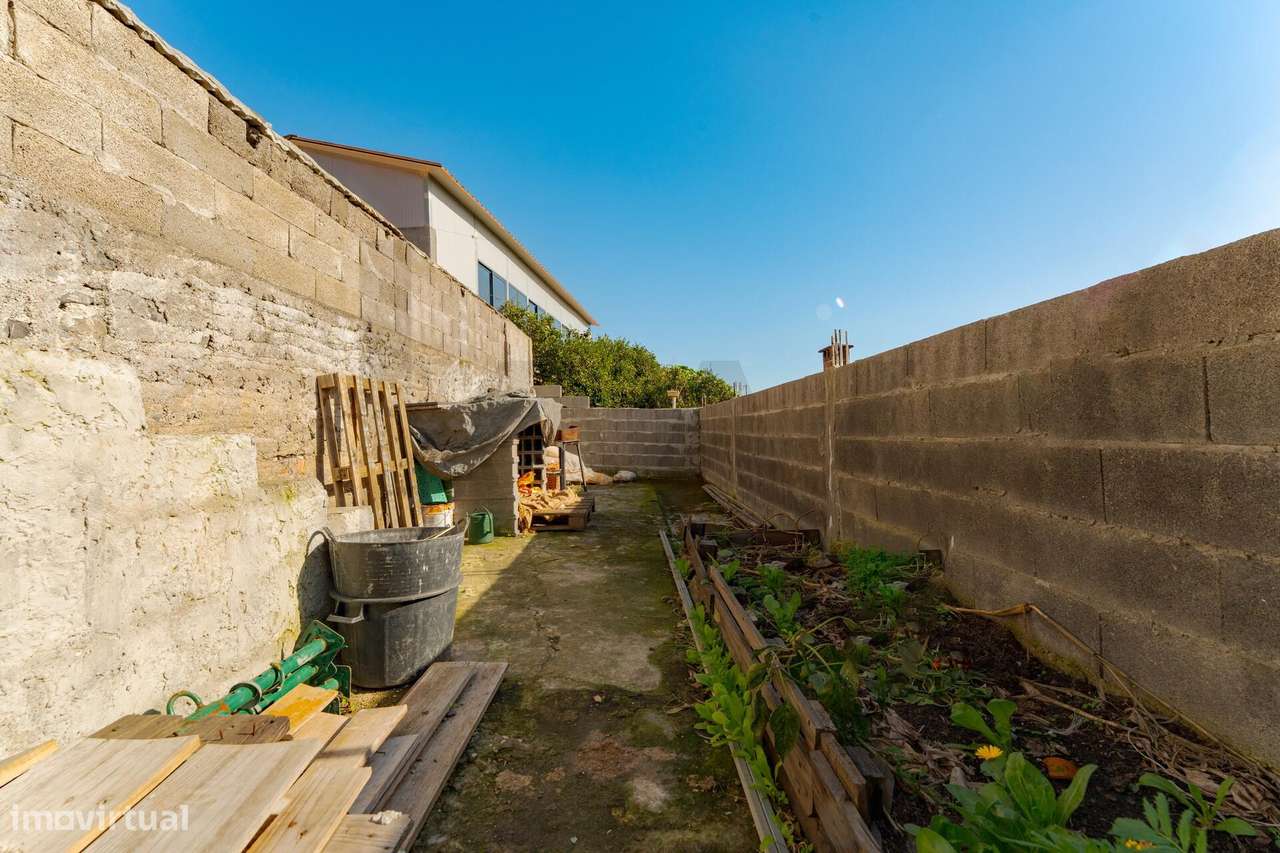 Moradia T1+1 em São Roque com fantástica vista mar-21