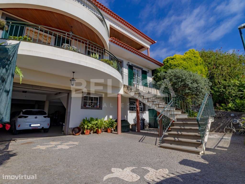 MORADIA T4 COM QUINTAL || URBANIZAÇÃO 'QUINTA DO FAIAL' (FUNCHAL)-13