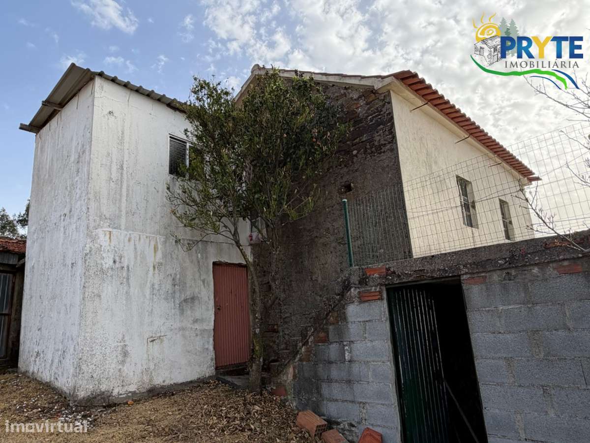 Moradia de 2 pisos na Freguesia da Ermida e Figueiredo-20