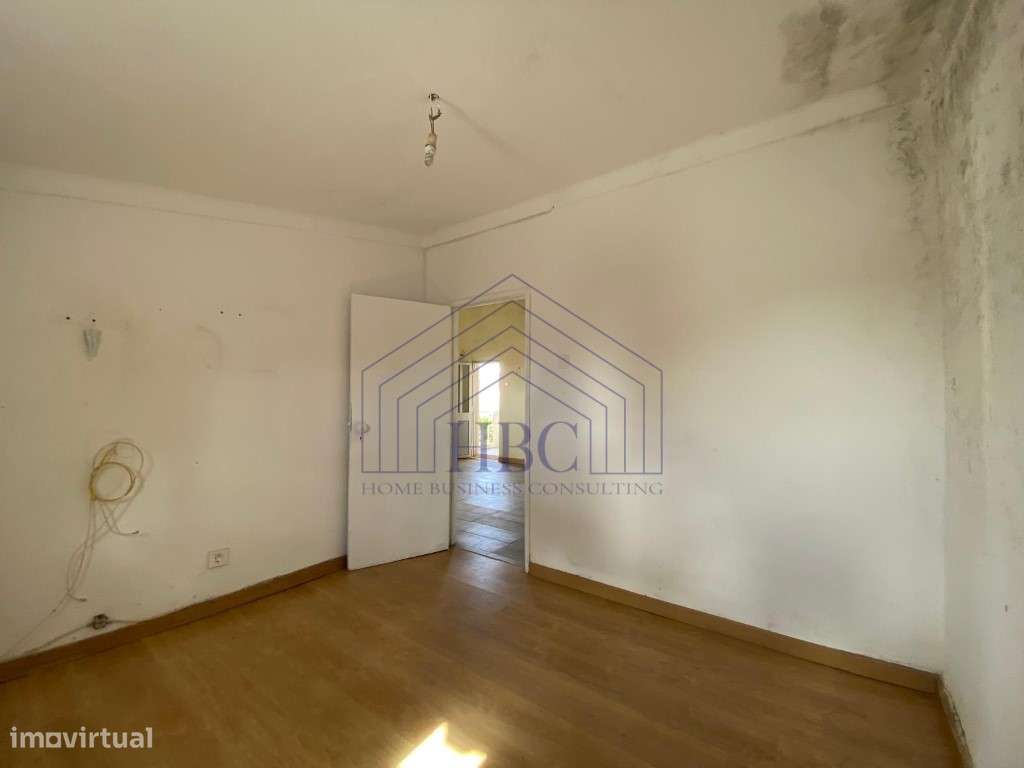 Moradia T3+1 com Grande Potencial na Lagoa de Albufeira - Sesimbra-39