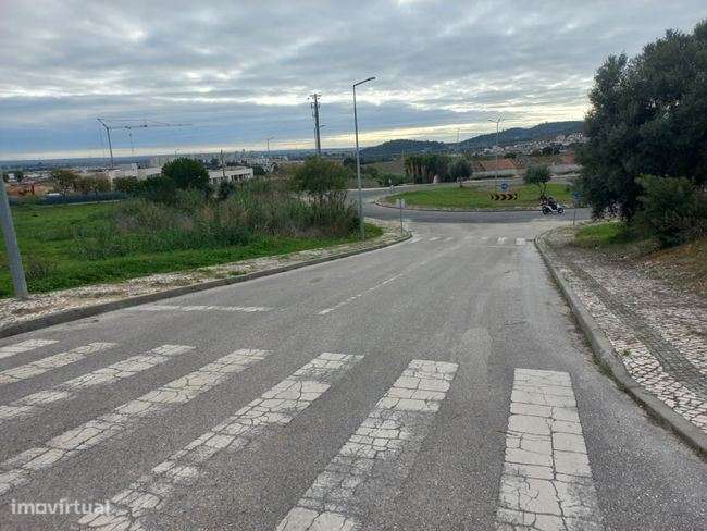Terreno urbano: Fontainhas II, Lote 4, Alenquer - Lisboa - Grande imagem: 3/20